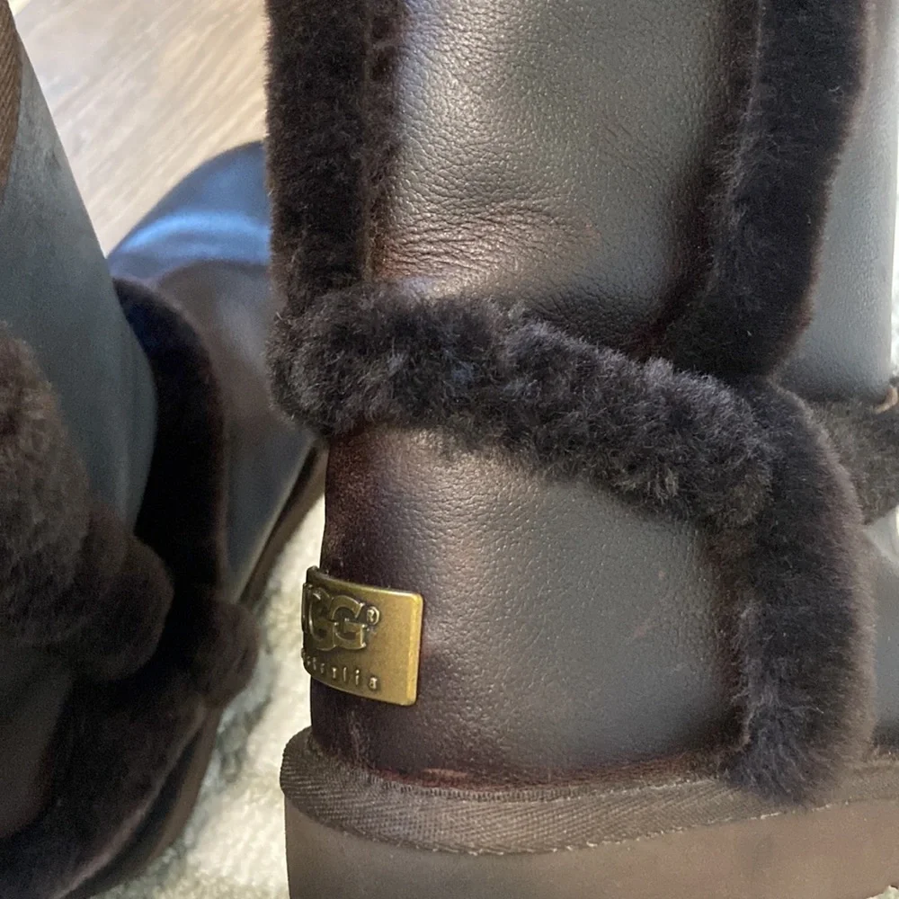 UGG Boots - Picture 10 of 10